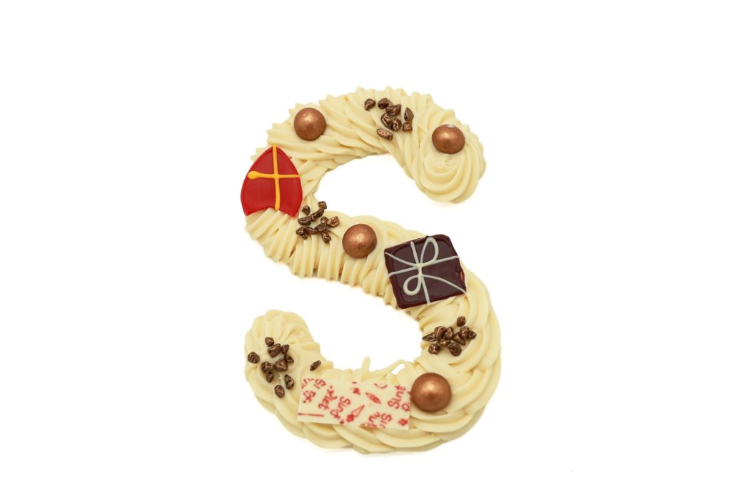 Chocoladeletter S wit